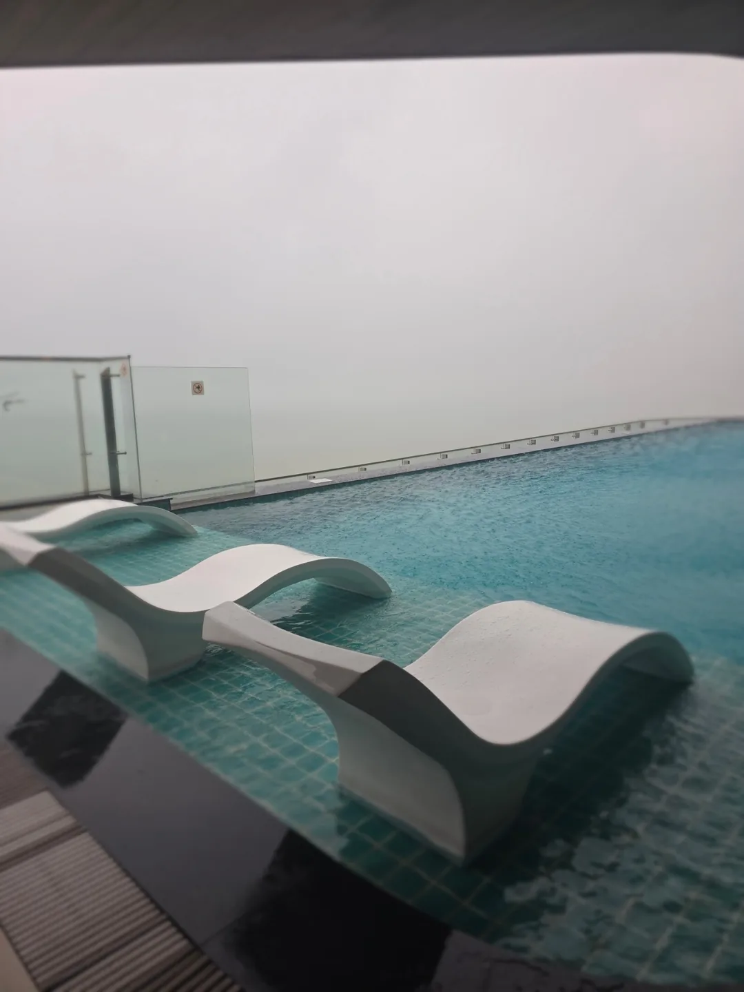 ✈️Sự hiểu lầm do tính hay quên gây ra - đi đến sảnh lounge khách sạn Radisson mà về tay không~