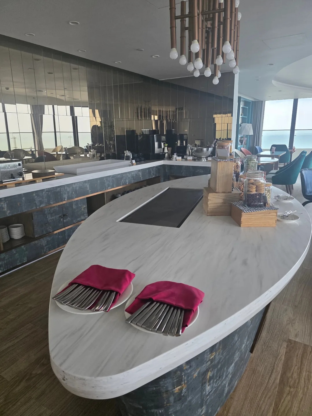 ✈️Sự hiểu lầm do tính hay quên gây ra - đi đến sảnh lounge khách sạn Radisson mà về tay không~