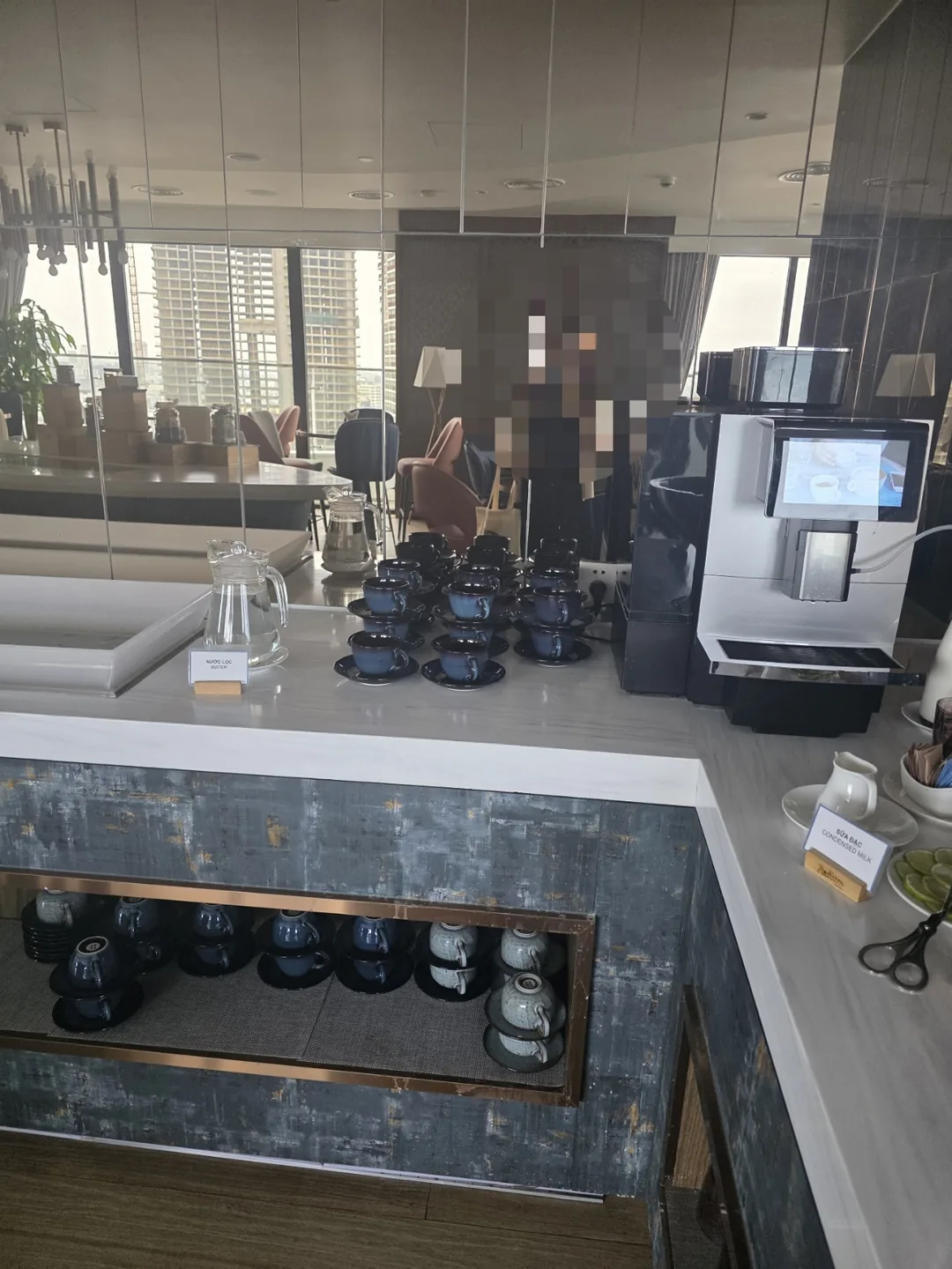 ✈️Sự hiểu lầm do tính hay quên gây ra - đi đến sảnh lounge khách sạn Radisson mà về tay không~