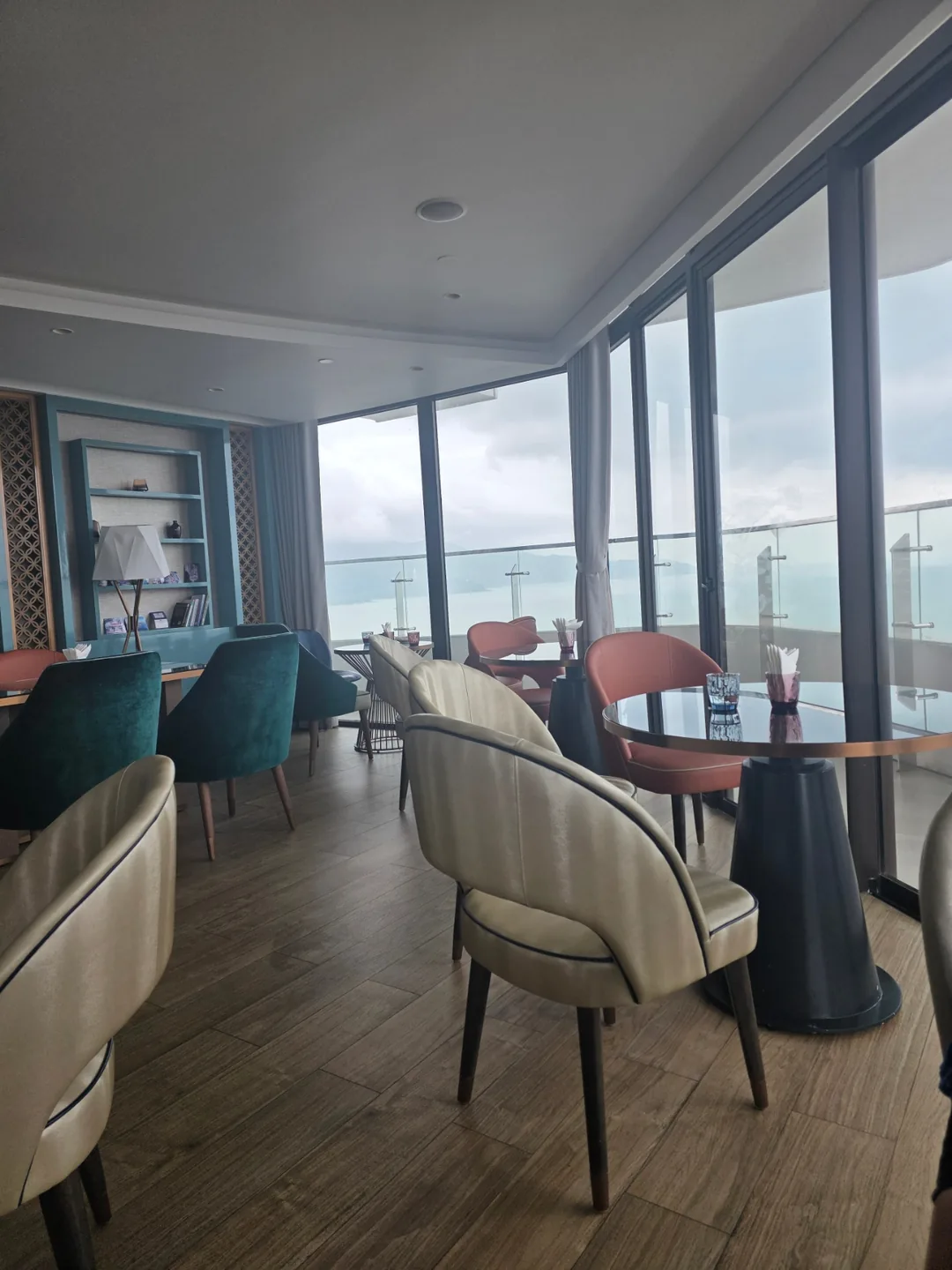 ✈️Sự hiểu lầm do tính hay quên gây ra - đi đến sảnh lounge khách sạn Radisson mà về tay không~