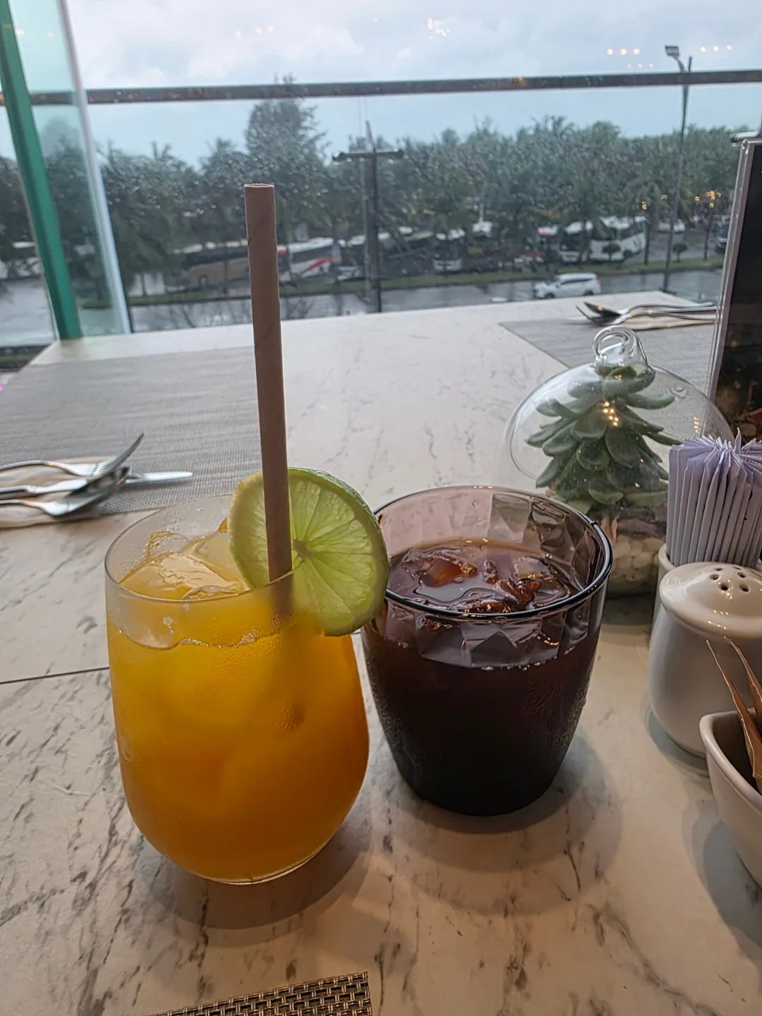 ✈️ Nhà hàng ăn sáng tại khách sạn Radisson nơi chúng tôi đã ăn sườn nướng galbi ngon tuyệt