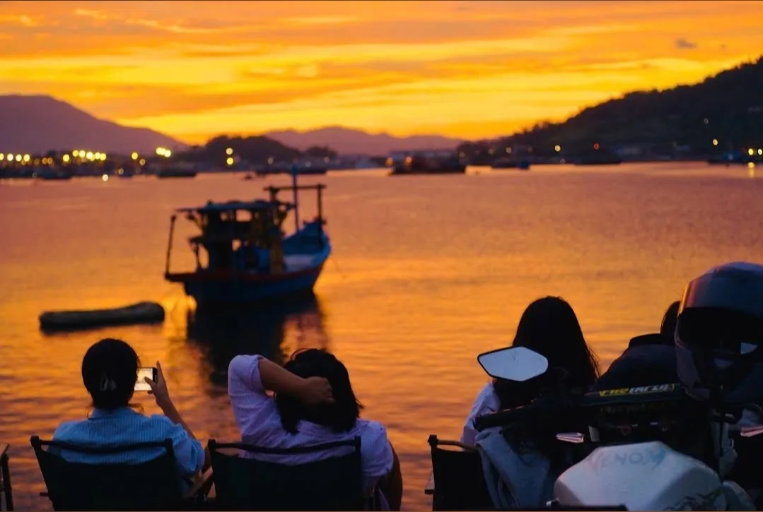 ✈️ Đã đi tìm quán cà phê view hoàng hôn tuyệt đẹp nhưng lại về tay không! Nên đã đến quán cà phê địa phương gần đó mà mình để ý sẵn - S2 Station Cafe