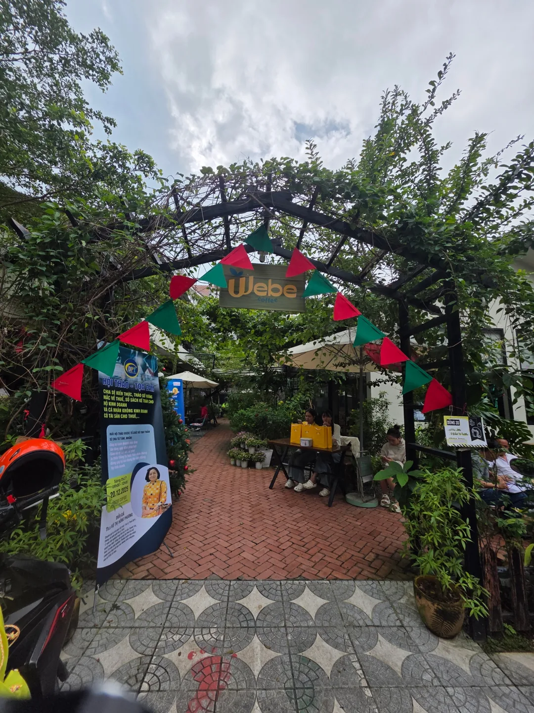 ✈️ Quán cà phê có phòng đào tạo - webe Coffee