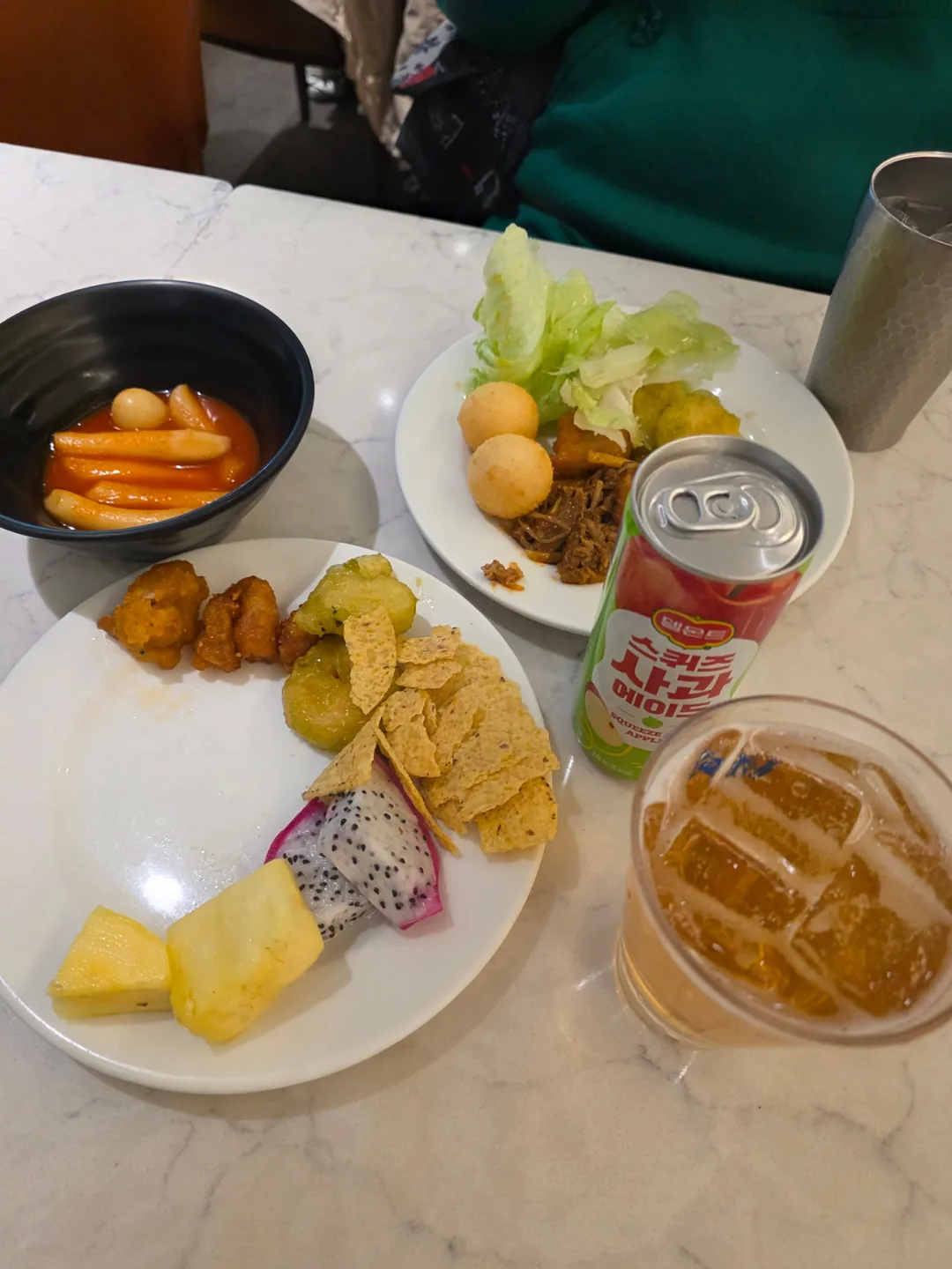 Khởi đầu của chuyến đi bắt đầu từ phòng chờ sân bay~