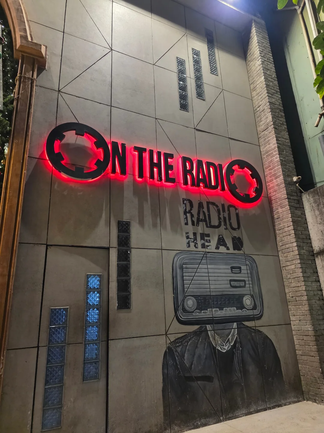 ✈️Kung-jjak-kkung-jjak~ Quán bar On The Radio (On The Radio)🥰