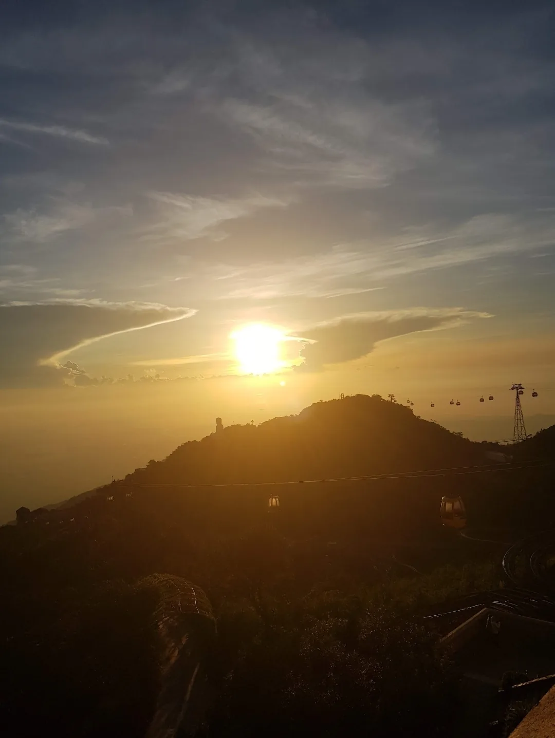 📸🎬 Bà Nà Hills lúc bình minh