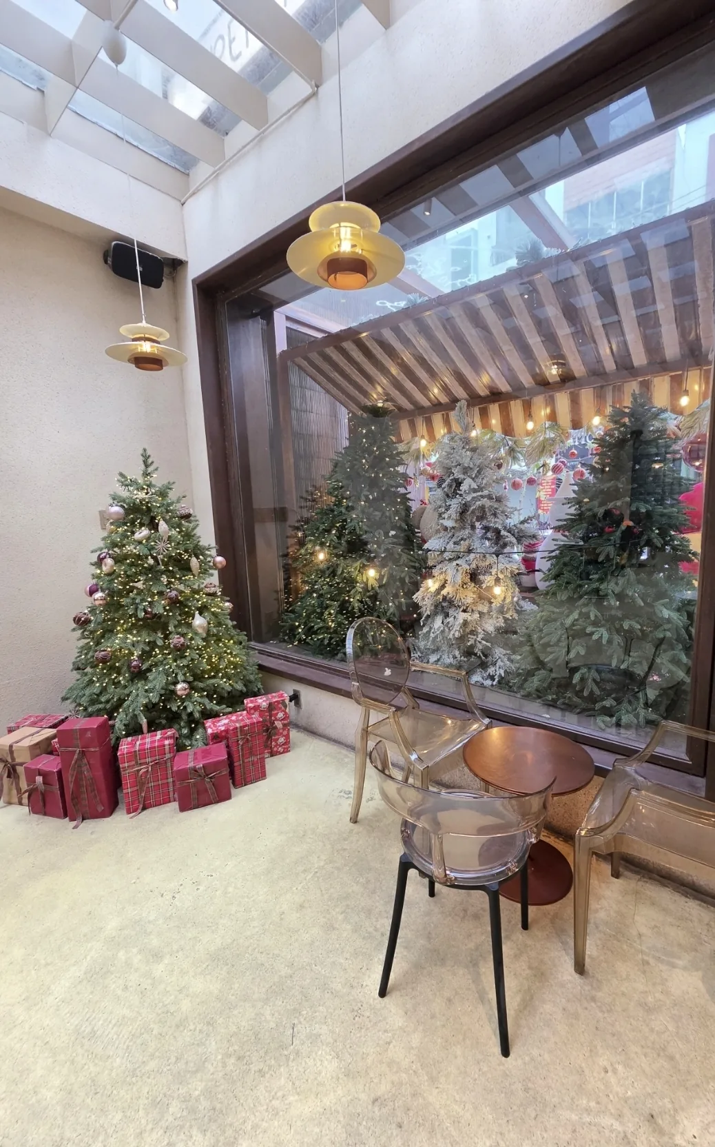 ✈️Chuyến du lịch mà mình đã ngắm rất nhiều cây thông Noel