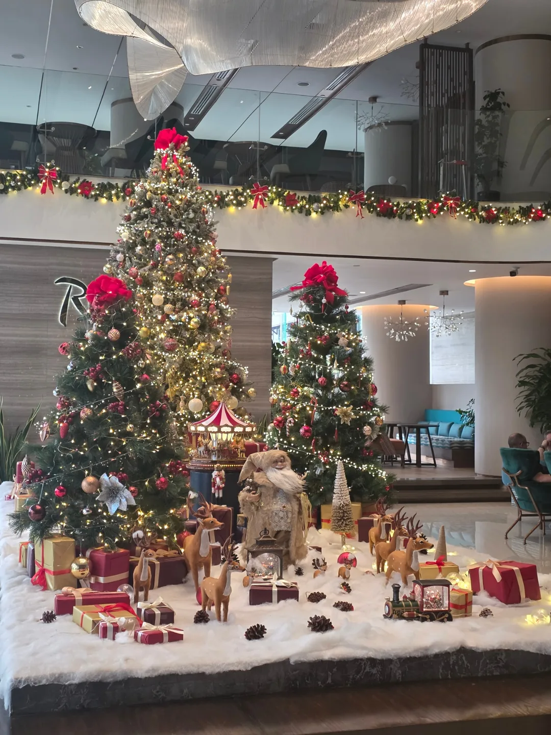 ✈️Chuyến du lịch mà mình đã ngắm rất nhiều cây thông Noel