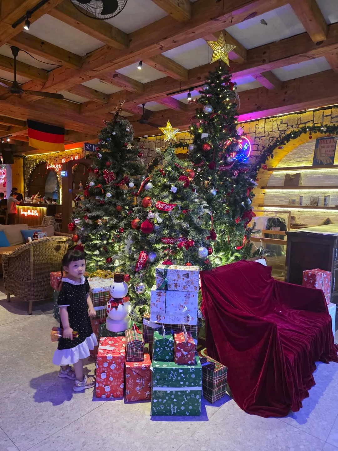 ✈️Chuyến du lịch mà mình đã ngắm rất nhiều cây thông Noel
