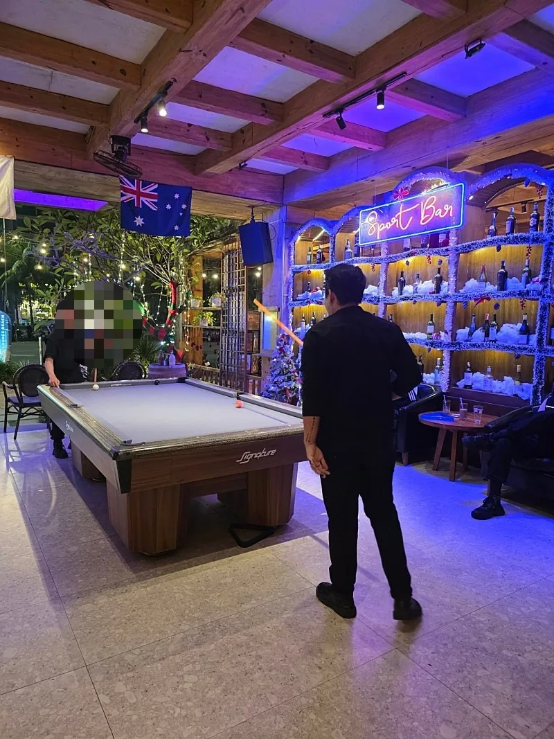 ✈️Muốn xem show lửa ở Mikebich thì cứ đến thẳng Lounge Beach nhé. (Lounge Beach Bar - Restaurant)