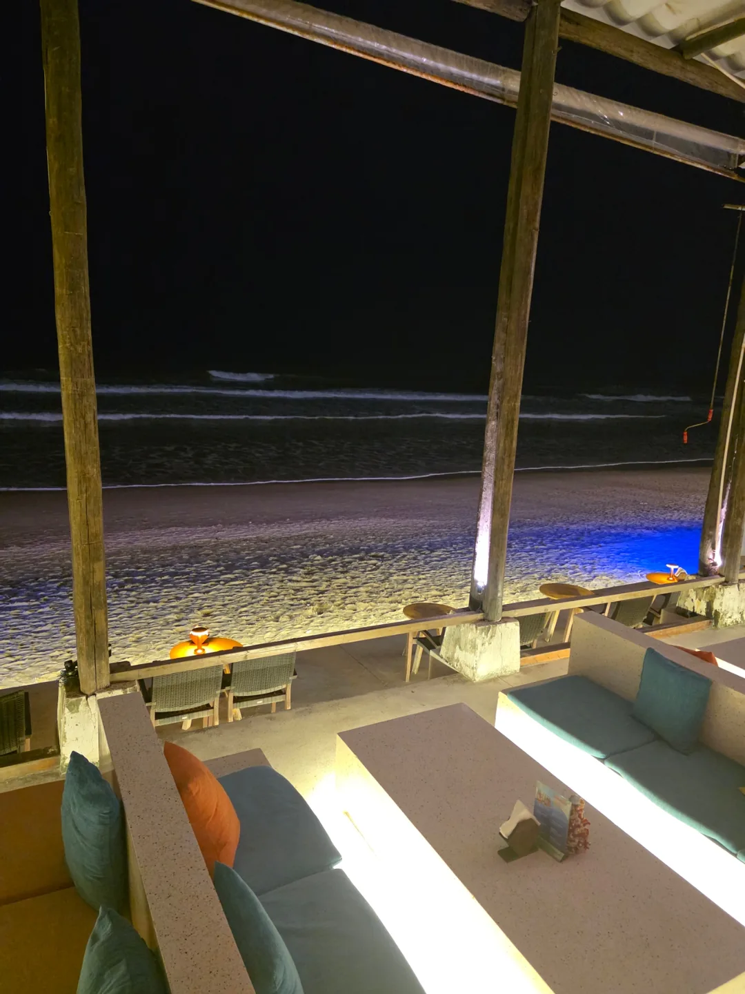 ✈️Muốn xem show lửa ở Mikebich thì cứ đến thẳng Lounge Beach nhé. (Lounge Beach Bar - Restaurant)