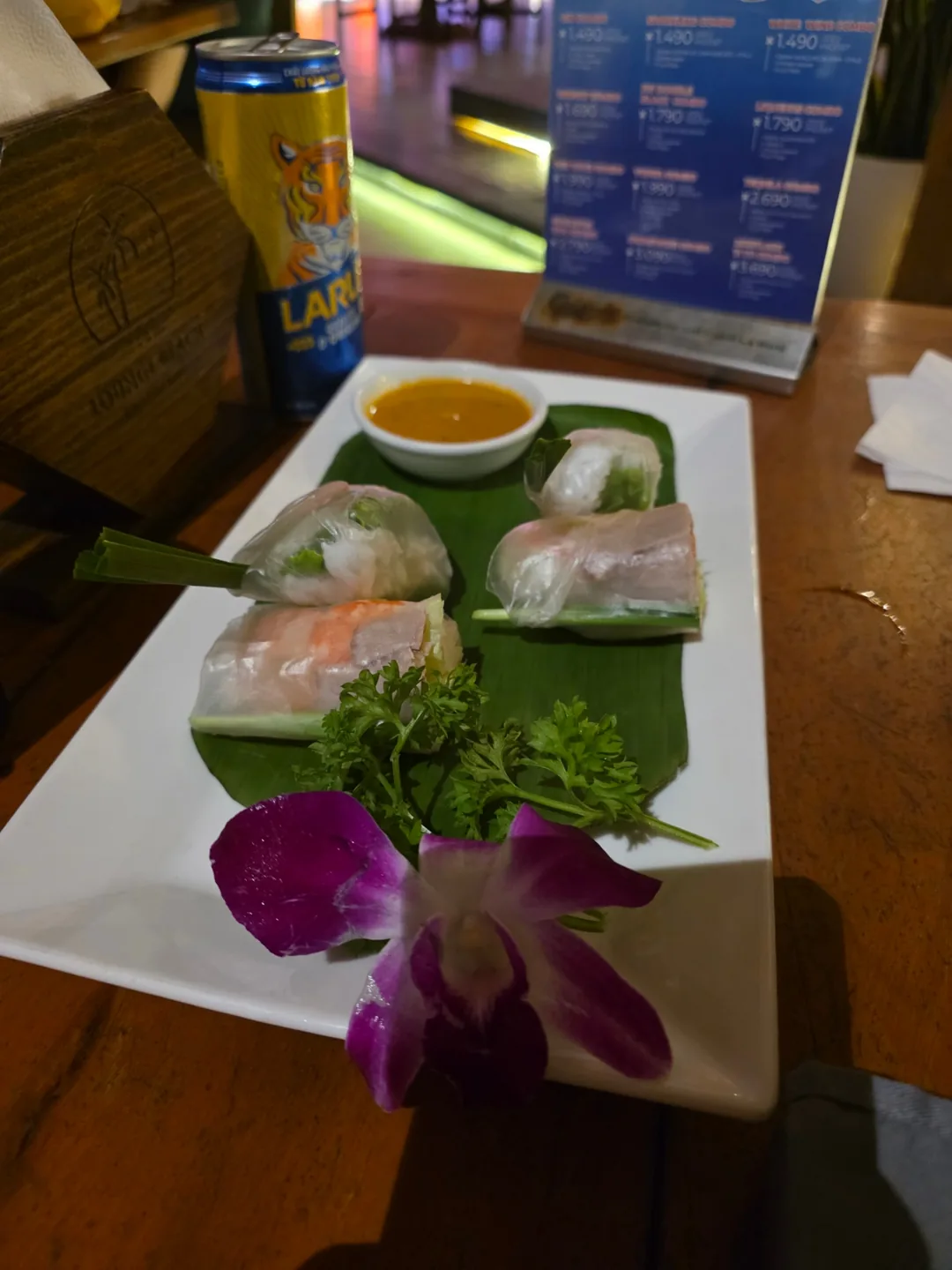 ✈️Muốn xem show lửa ở Mikebich thì cứ đến thẳng Lounge Beach nhé. (Lounge Beach Bar - Restaurant)
