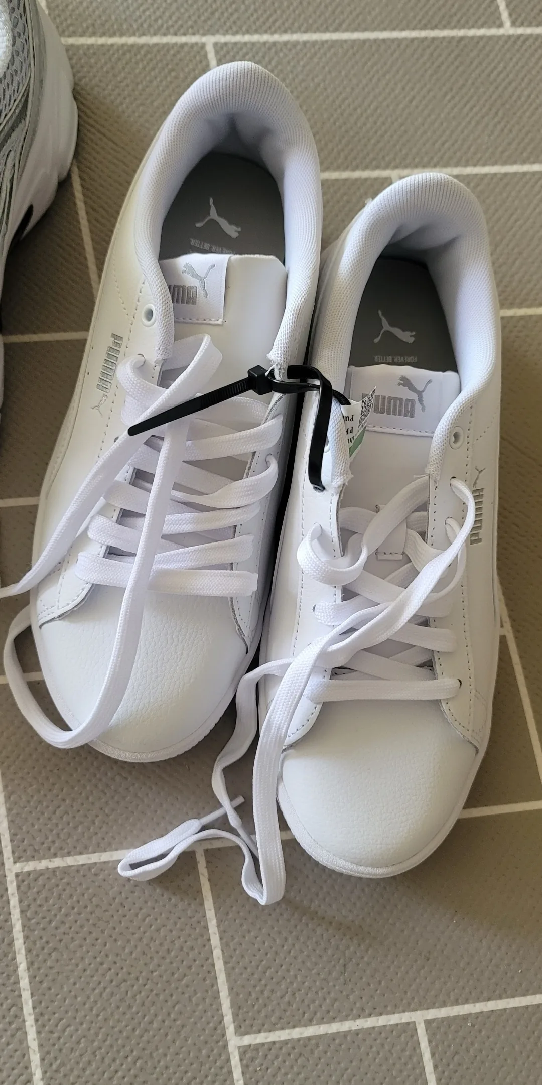 ✈️ Review giày sneaker mua ở chợ Han sau khi mang