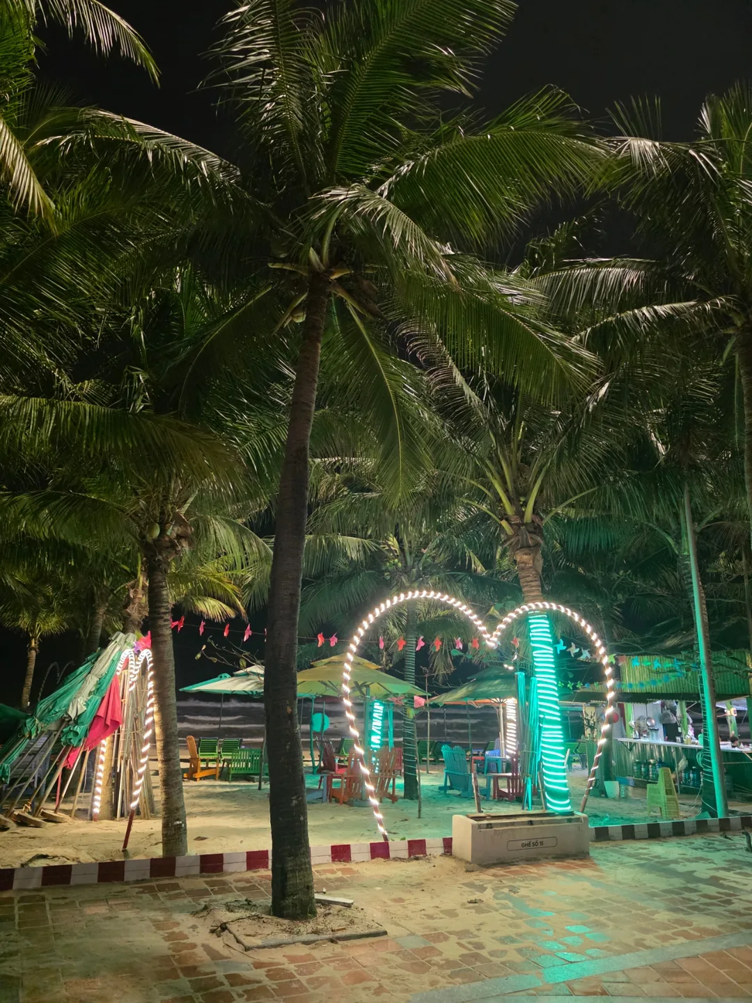 ✈️ Những con phố đêm yên tĩnh của bãi biển Mỹ Khê