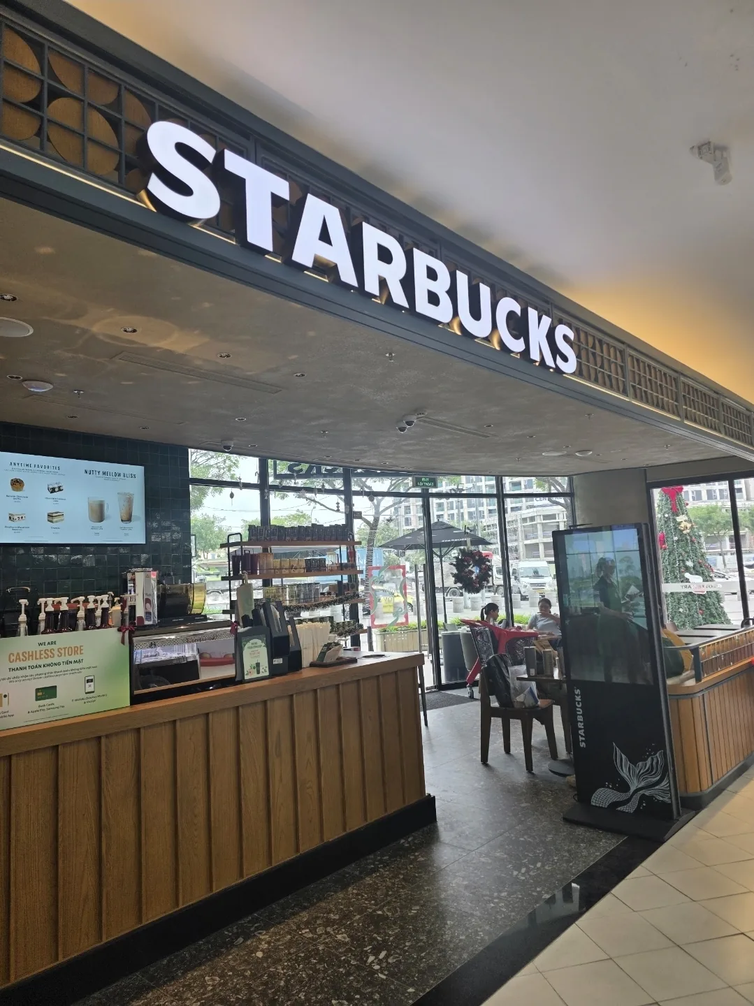 ✈️ Lotte Mart ở thành phố Đà Nẵng, tỉnh Gyeonggi là siêu thị Hàn Quốc