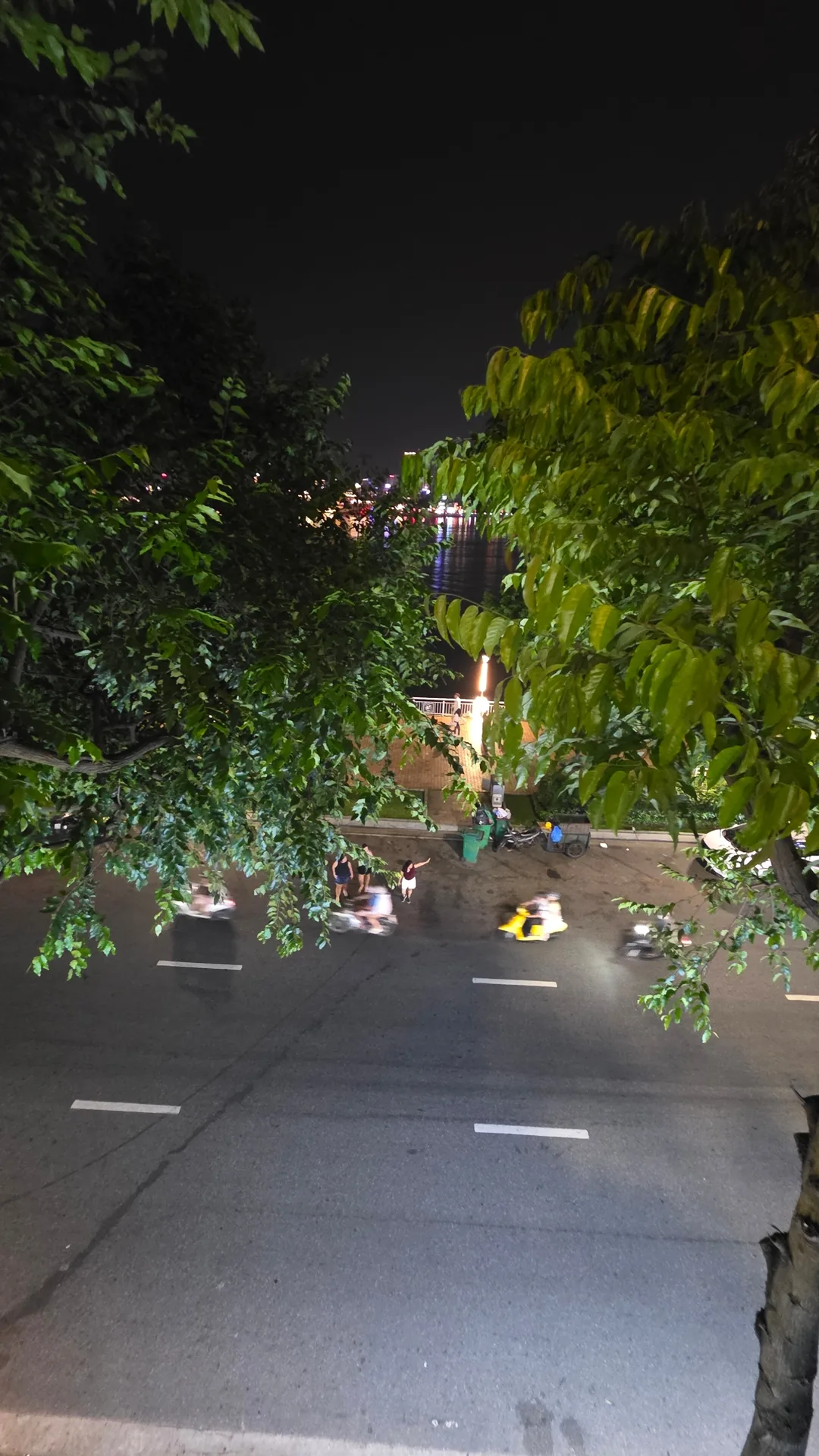 ✈️ Đến nơi vào ban đêm, lưu trú 0.5 đêm - Khách sạn con nhộng The Garden
The Garden Capsule Hotel