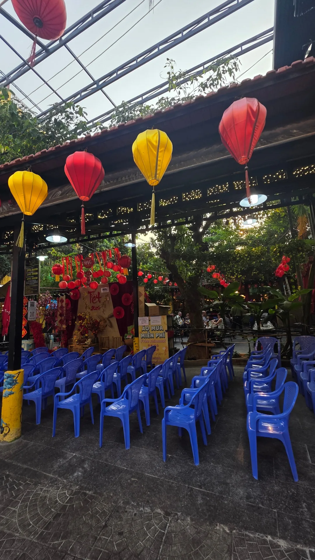 ✈️Đã đến Đà Nẵng rồi thì đi ăn hải sản ngon thả ga thôi nào~😁