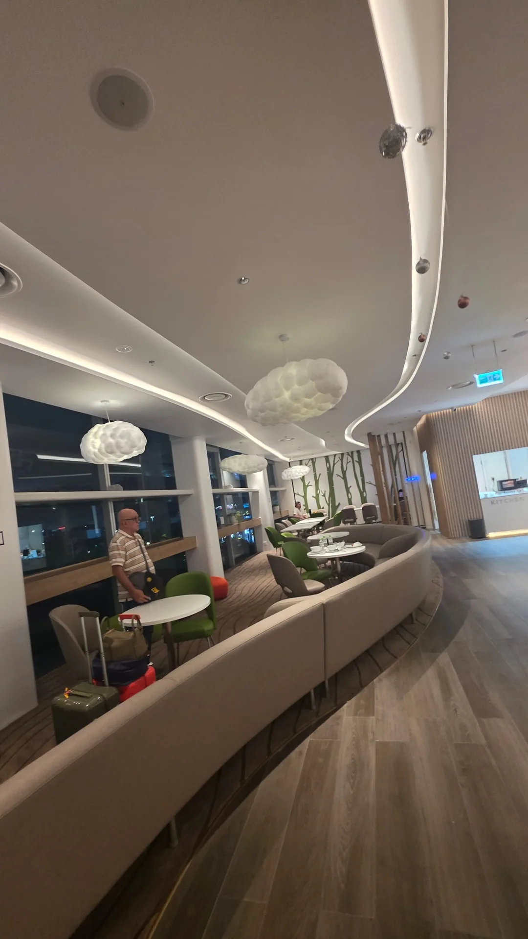 ✈️Khu miễn thuế sân bay Đà Nẵng Bandara Lounge🤩