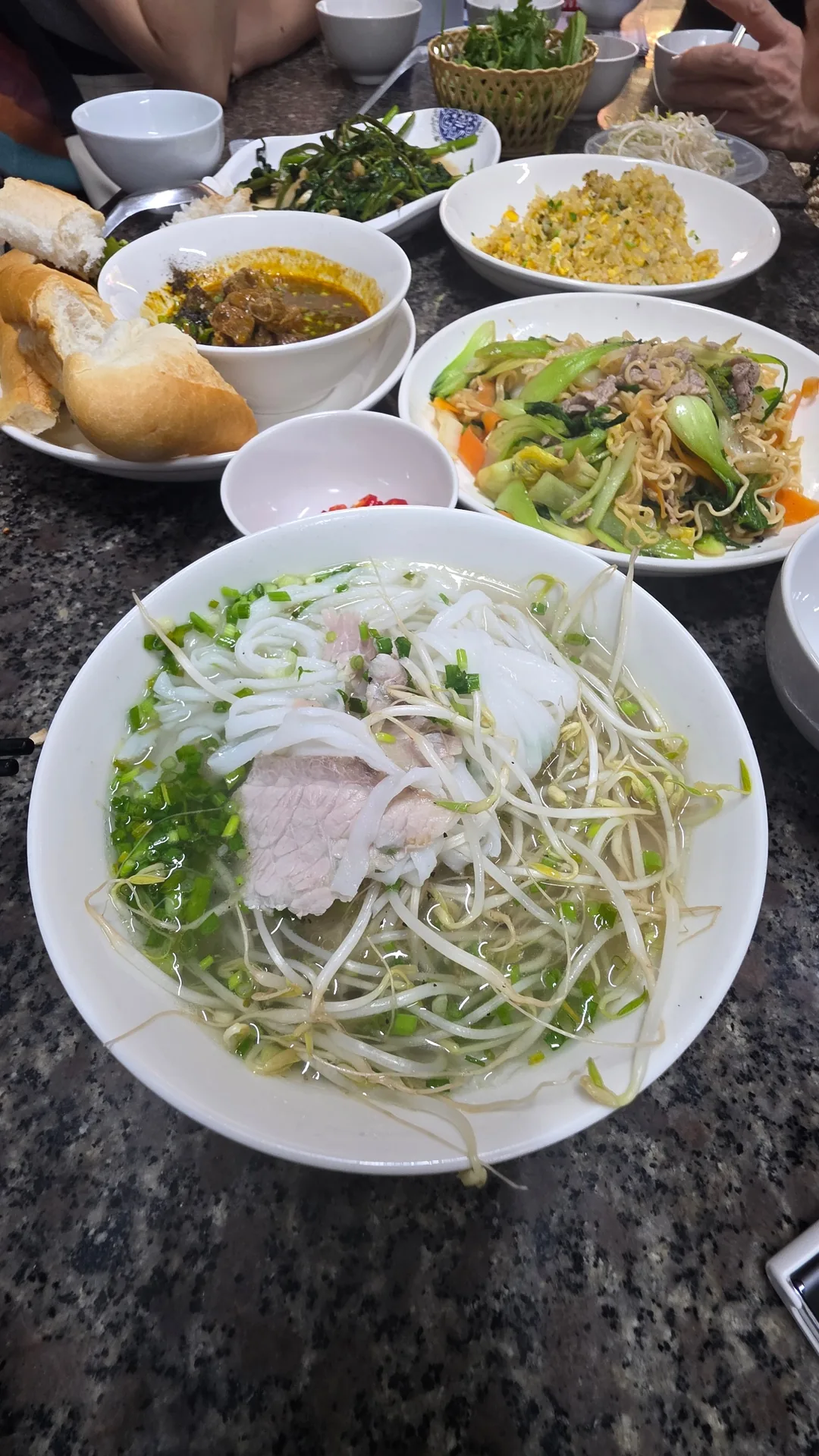 ✈️Nơi mình đi ăn sáng - phở địa phương - Phở 29