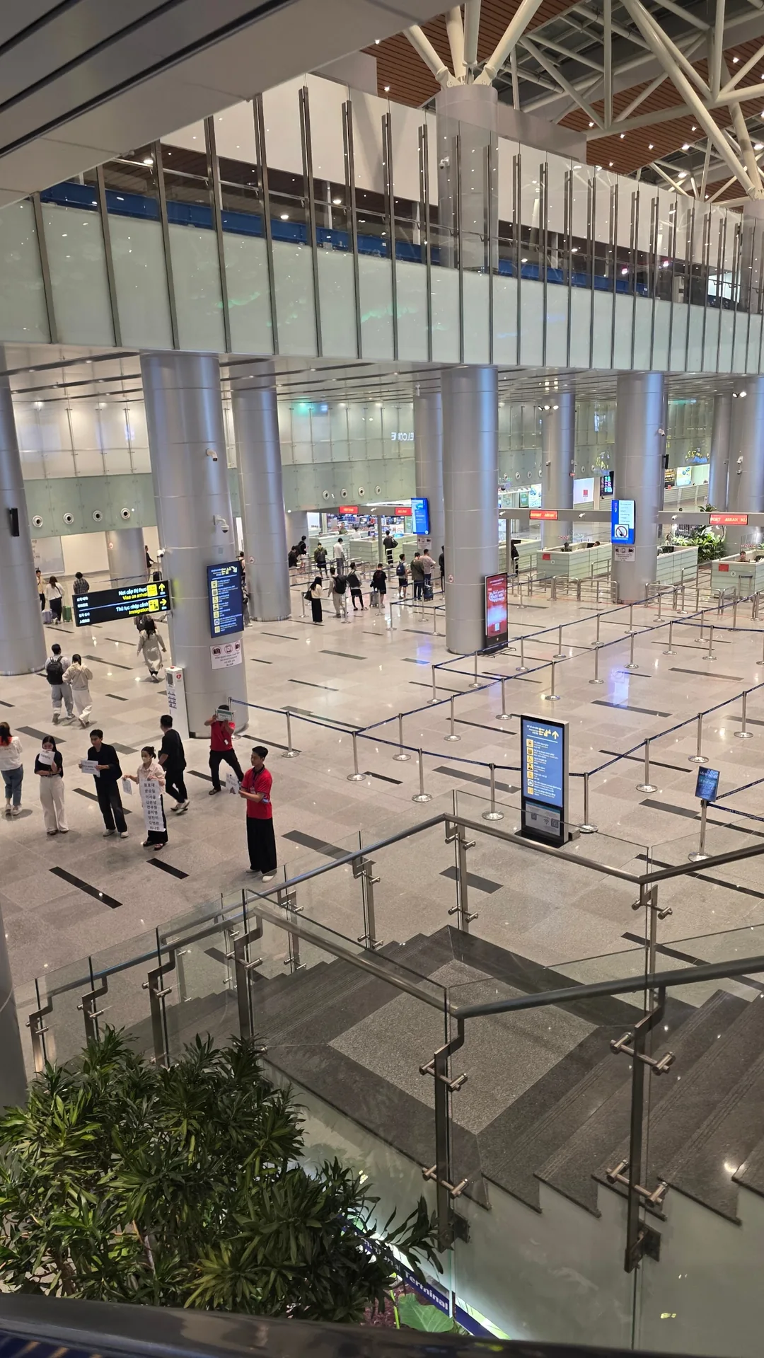 ✈️Fast track sân bay Đà Nẵng!📢 So sánh với trước đây! Những gì đã thay đổi và nhược điểm của fast track hiện tại!😭