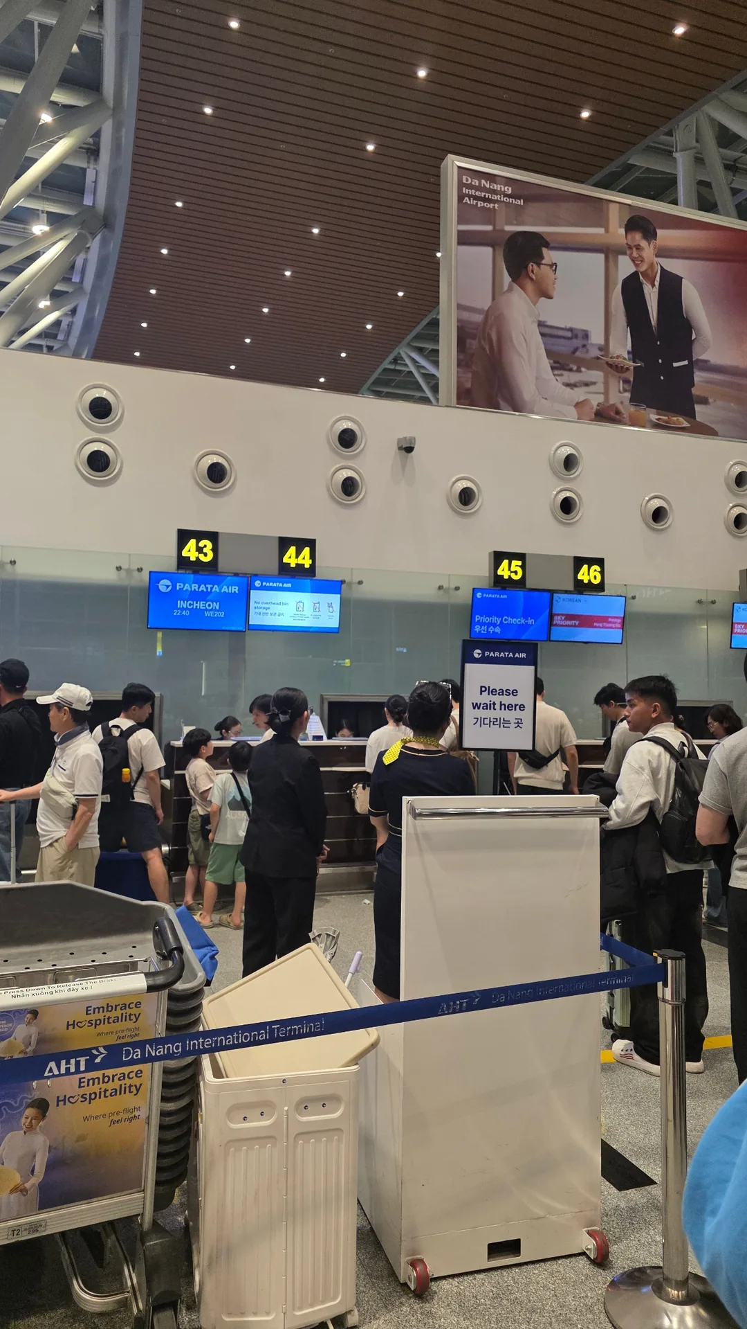 ✈️Fast track sân bay Đà Nẵng!📢 So sánh với trước đây! Những gì đã thay đổi và nhược điểm của fast track hiện tại!😭