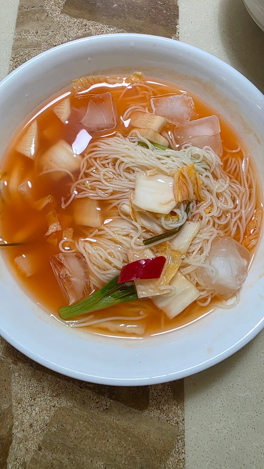 😋 Một tô mì mát lạnh!