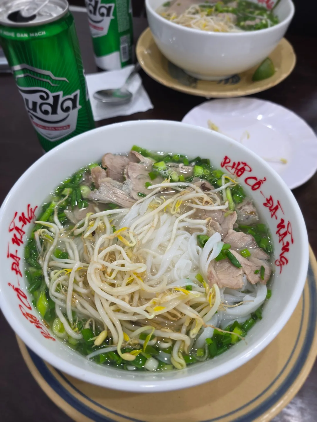 ✈️Pho Co - quán phở ngon gần chợ mà mình đã đến ăn khuya sau khi tới nơi vào ban đêm🤩