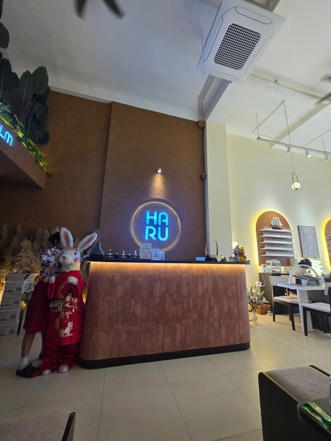 ✈️Quay lại tiệm Haru Spa & Nail gần chợ Hansi🤩