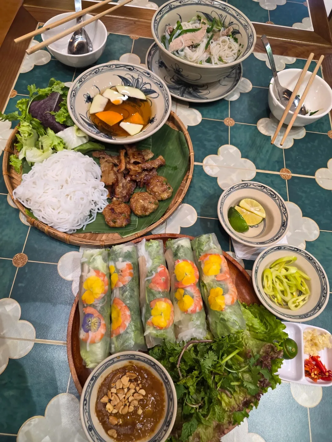 ✈️Quán mình đi ăn sáng nè! Quán phở của ông cụ nổi tiếng mới khai trương gần chợ Hansi!😍
