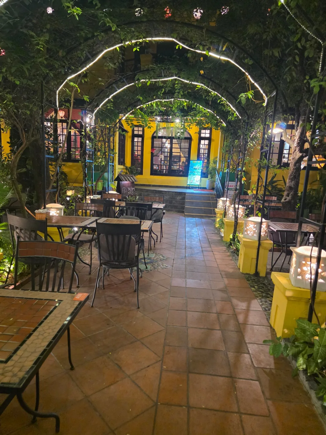 ✈️Quán ăn ngon nổi tiếng ở Đà Nẵng với không gian đẹp - Sseum Moi Garden