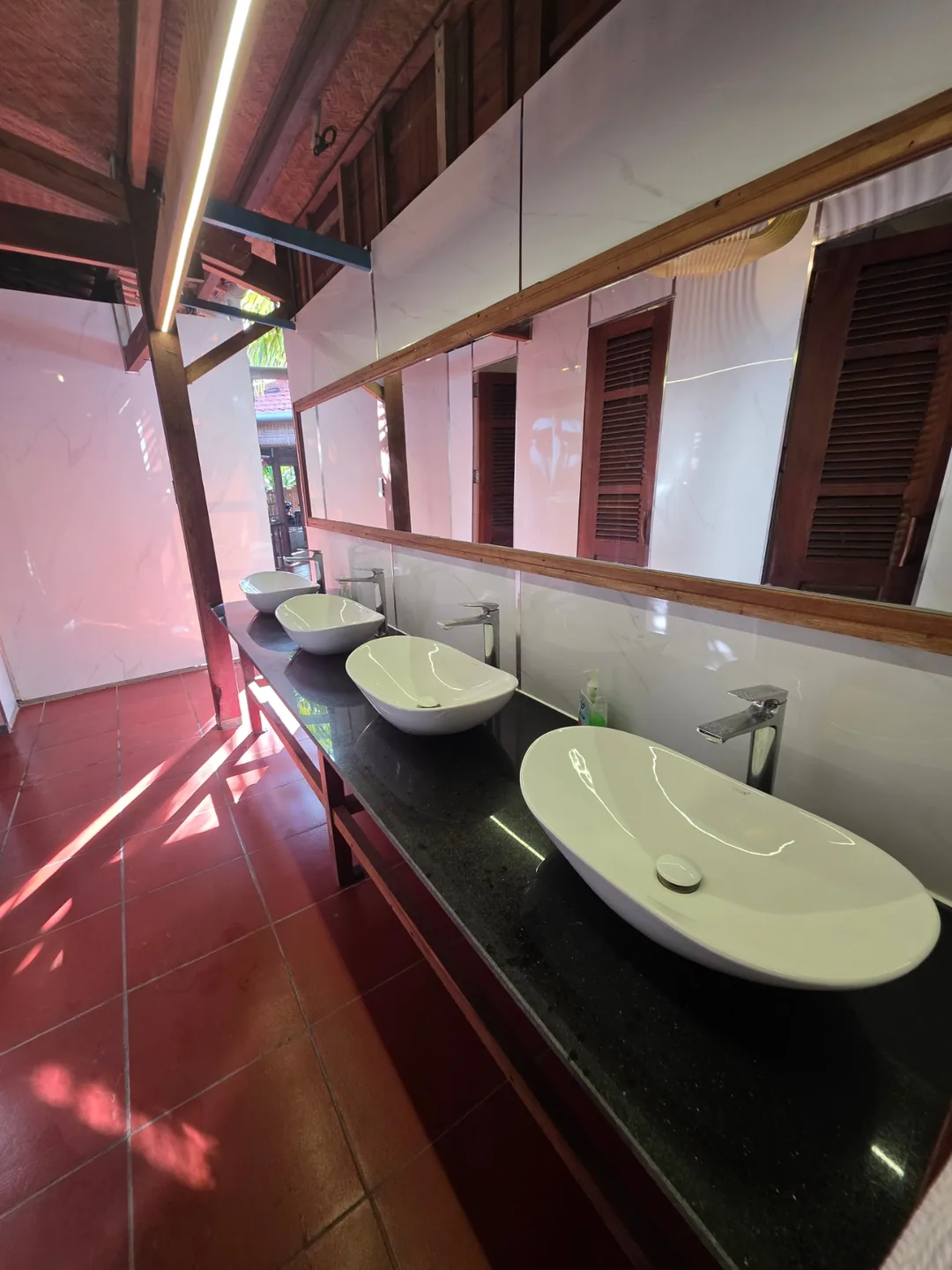 ✈️Bãi biển ngay trước phòng, nhà hàng cà phê có hồ bơi - Garden Beach Club