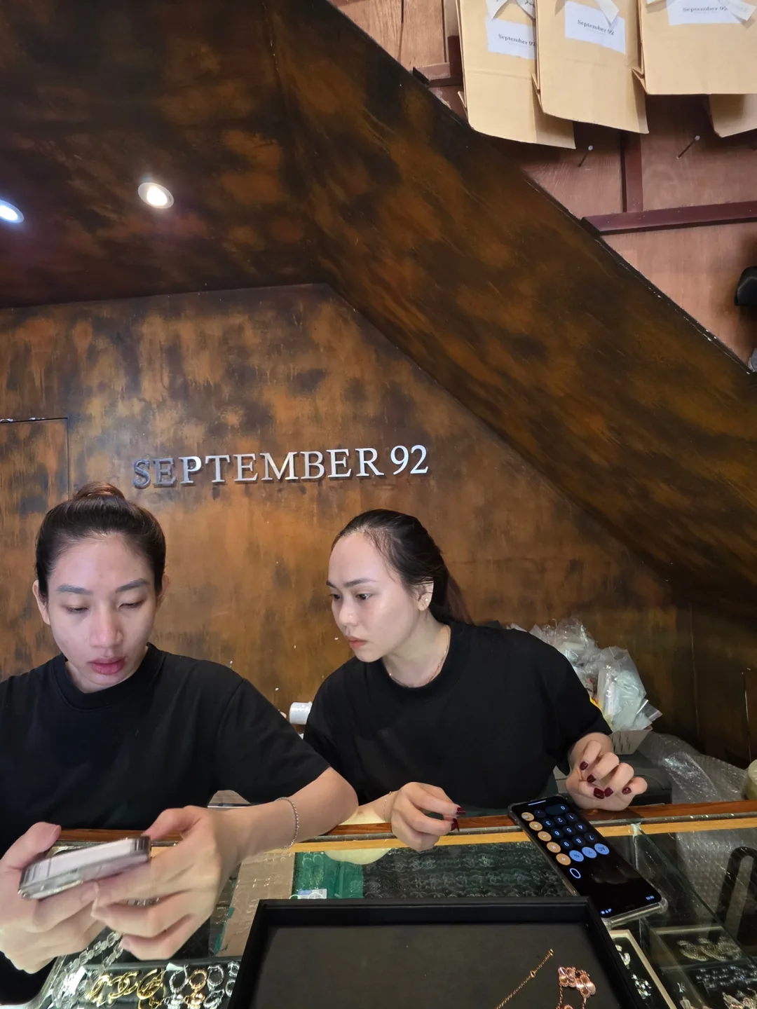 ✈️Cửa hàng phụ kiện trước chợ Hansijang - September92(Tháng Chín 92)