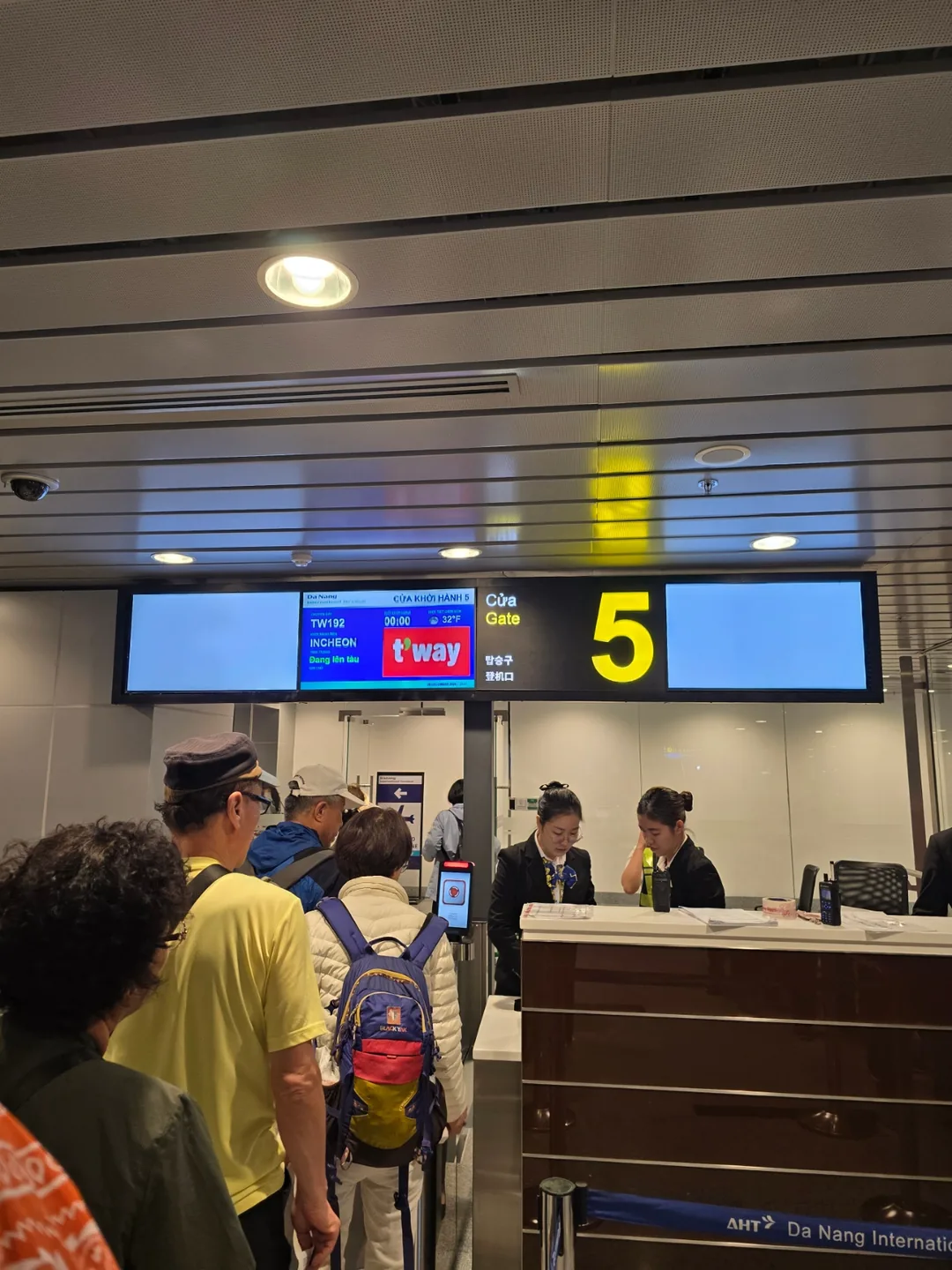 🇻🇳 Bài đánh giá lần thứ 4 ✈️ Hãng hàng không T'way khởi hành ưu tiên lên máy bay cho người khuyết tật/di chuyển khó khăn ✈️
