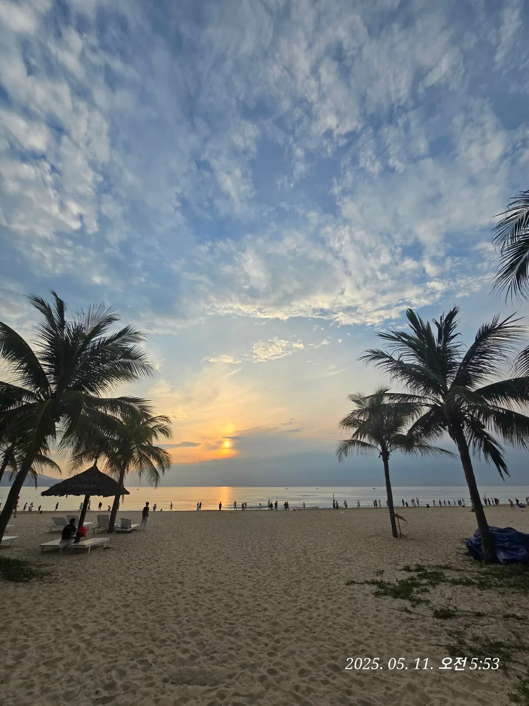 🇻🇳 Buổi sáng ở biển Mỹ Khê~