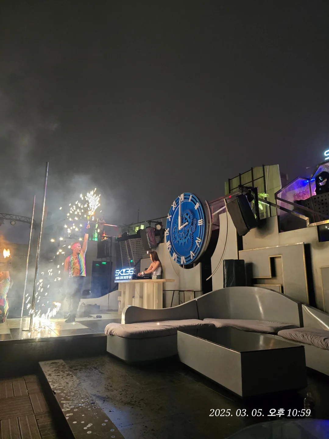 [Review Đà Nẵng ✈️] Lên Novotel Sky36 chỉ để ngắm cảnh rồi đi xuống thôi 🤣😅