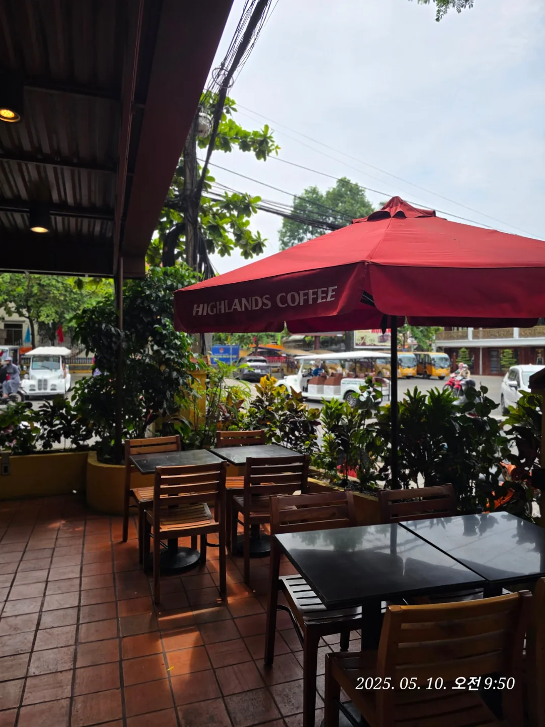 🇻🇳 Review Đà Nẵng ✈️ Cuối cùng vẫn là Highlands Coffee 👍