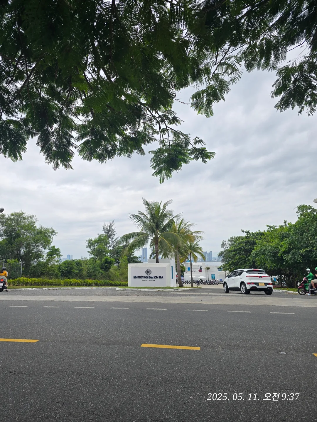🇻🇳 Nhật ký Đà Nẵng ✈️ Chạy xe máy lên đài quan sát nhưng thất bại! 😂