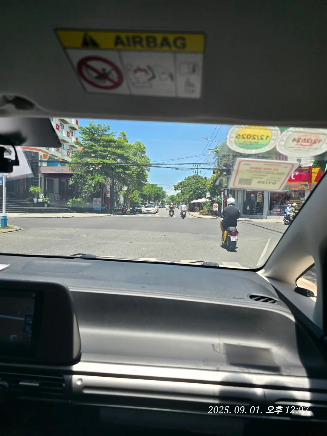 Đi Đà Nẵng bằng xe thuê nha~