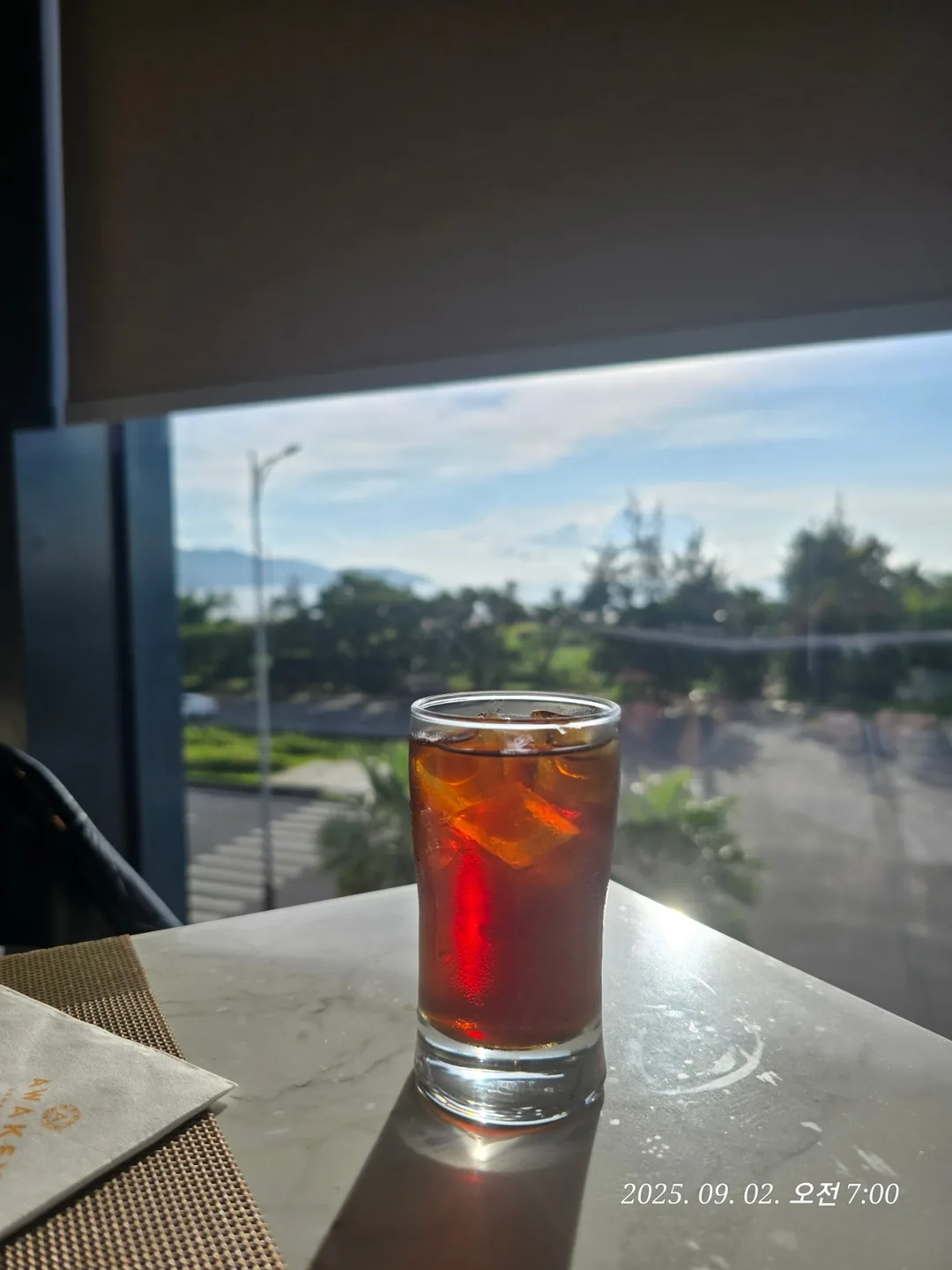 Chạy đến ăn sáng ngay khi mở cửa🤣🤣🤣