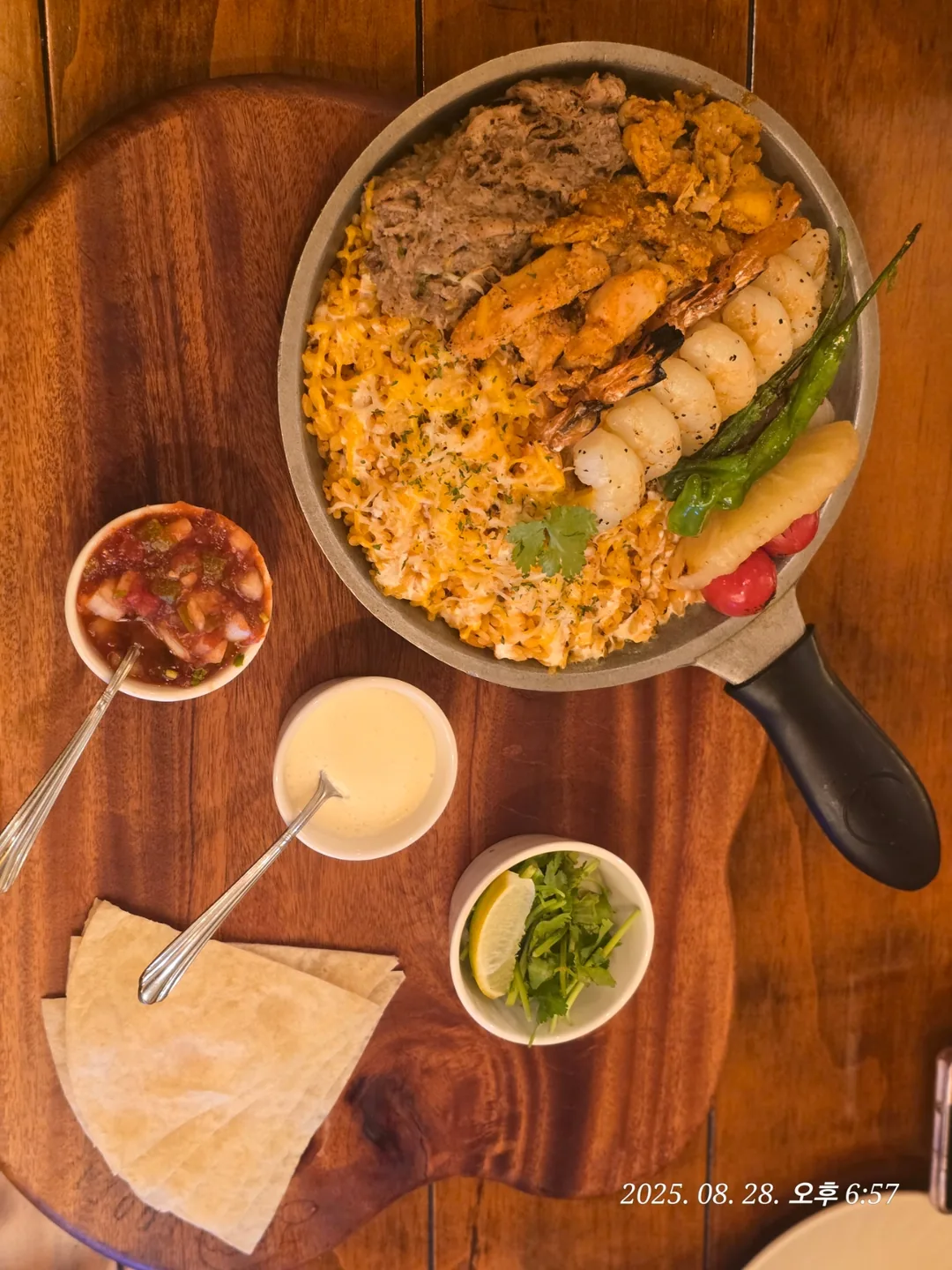 (Du lịch) Quán taco ngon bá cháy, ăn là mê! 🌮