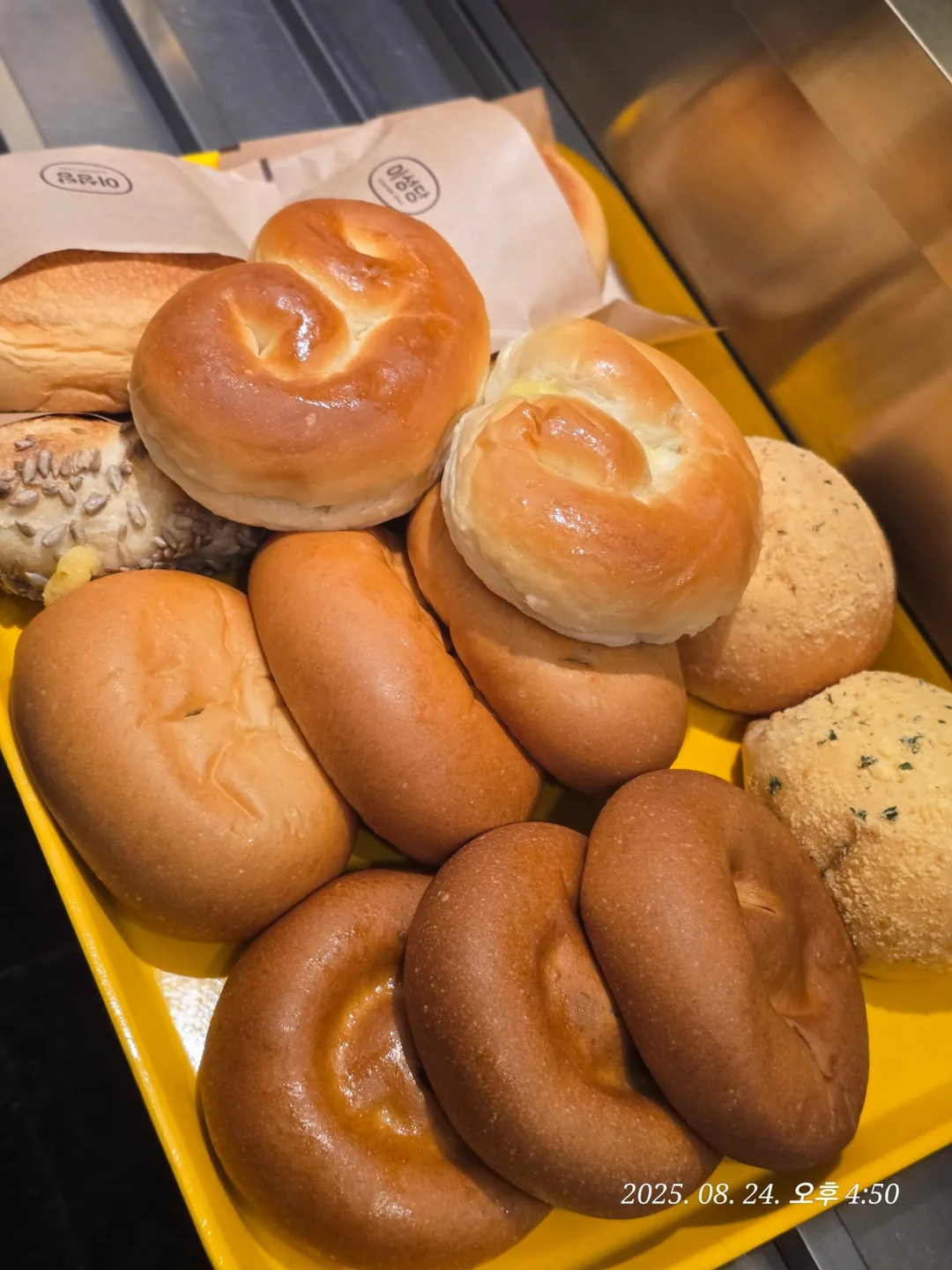 (Du lịch) Tiệm bánh Yiseongdang ở Gunsan 🥨🍞🥐🥖🫓🥯🥞