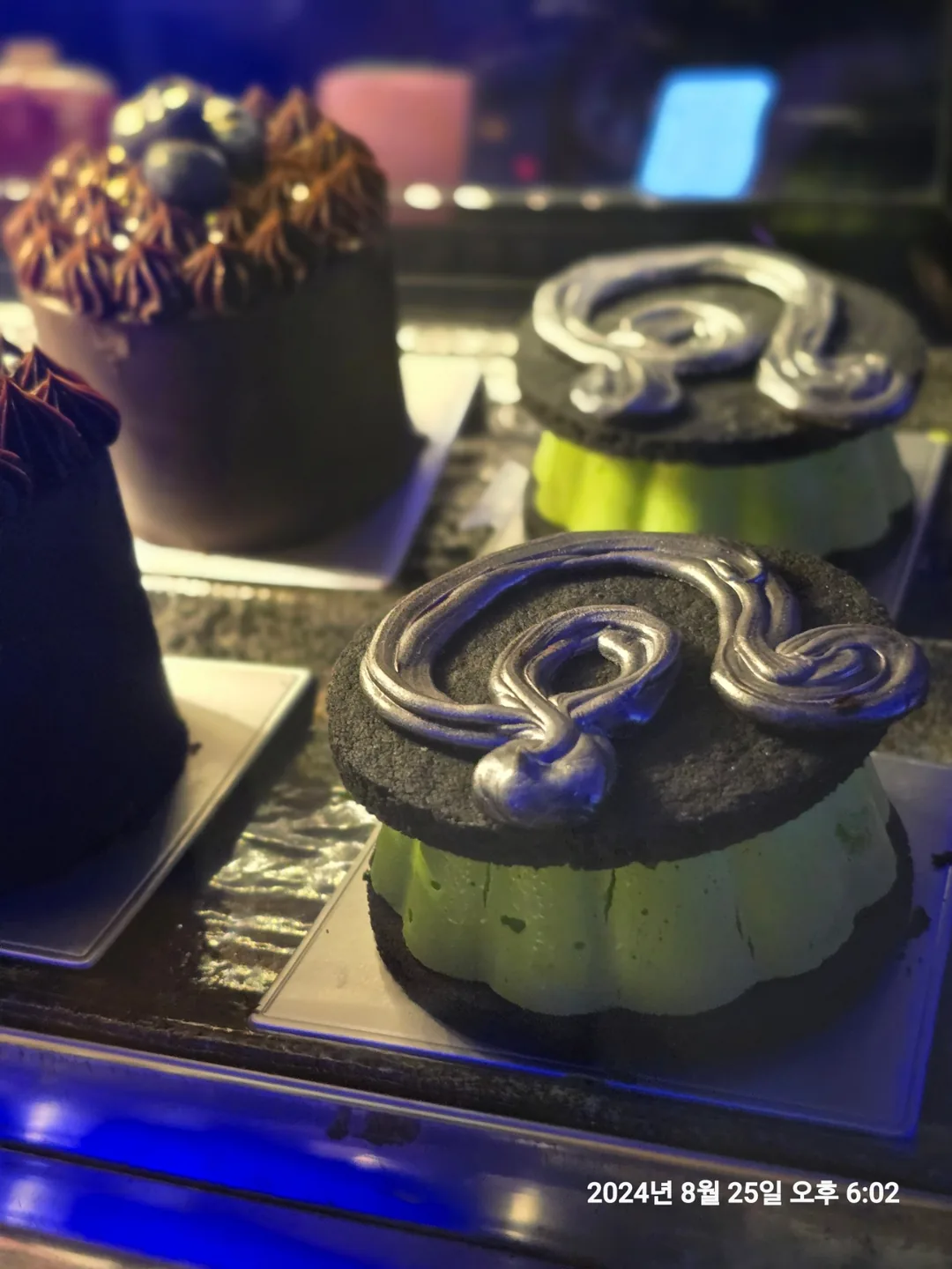 (Du lịch) Phố cổ Phuket mad hog tavern