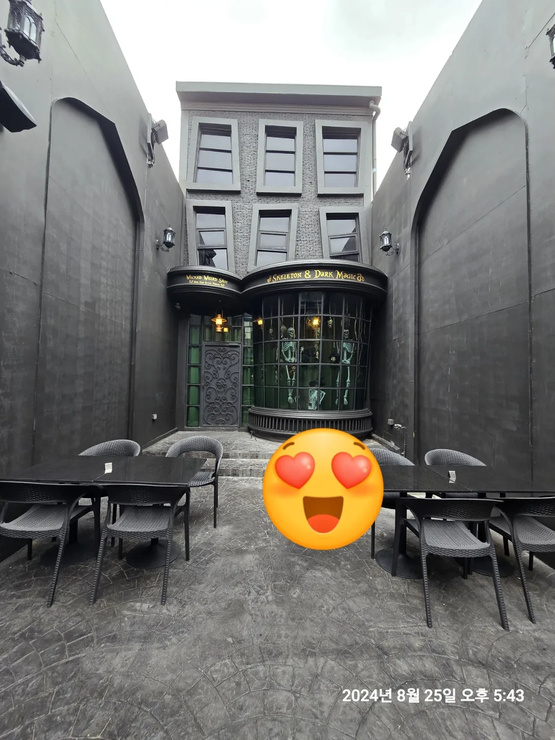 (Du lịch) Phố cổ Phuket mad hog tavern