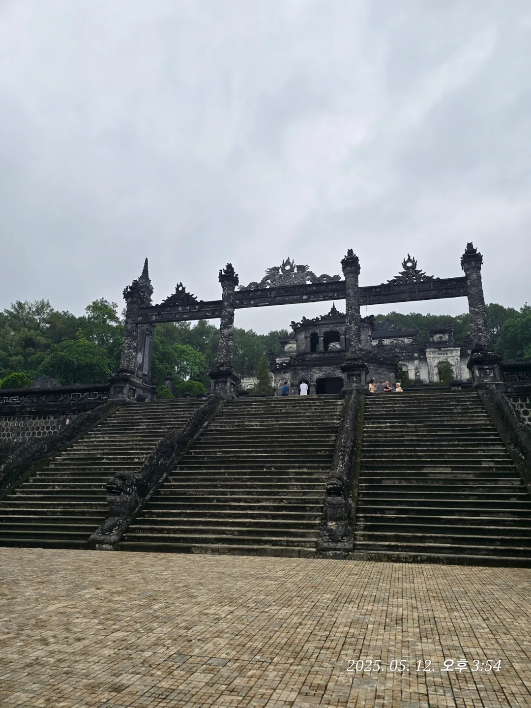 Review Đà Nẵng ✈️ Tham quan lăng Khải Định ở Huế