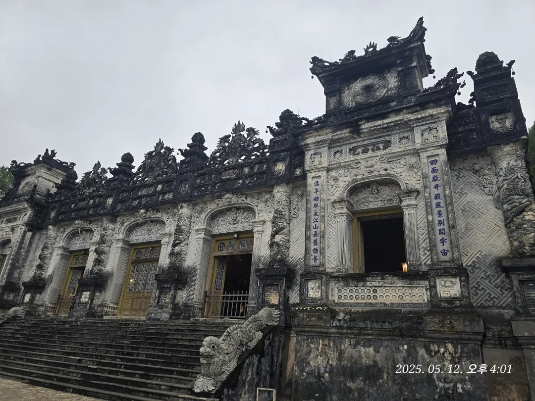 Review Đà Nẵng ✈️ Tham quan lăng Khải Định ở Huế