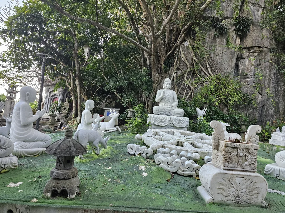 Review Đà Nẵng ✈️ Đi thang máy lên Ngũ Hành Sơn!