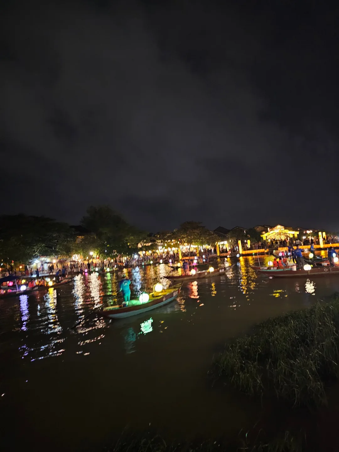 Review Đà Nẵng ✈️ Đến Hội An thì hãy thử thả đèn hoa đăng cầu nguyện xem nhé~