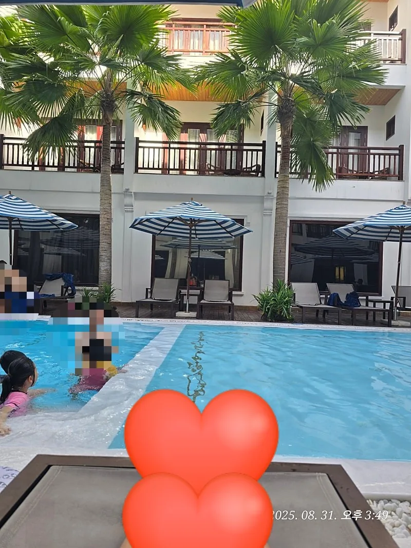 Review Đà Nẵng ✈️ Cùng tận hưởng hồ bơi ở Wafai Resort nhé💦