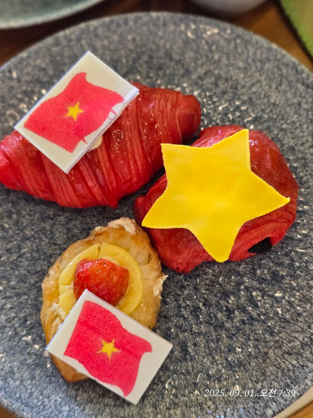 Review Đà Nẵng ✈️ Bữa sáng quán waffle ở Hội An🥢 Ngày 2