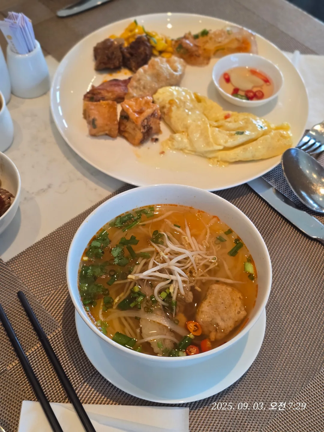 Review Đà Nẵng ✈️ Bữa sáng khách sạn Awaken ngày thứ 2🥢
